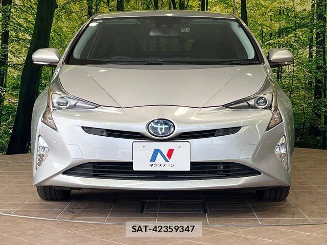 Toyota PRIUS 2018-05 6677545-14
