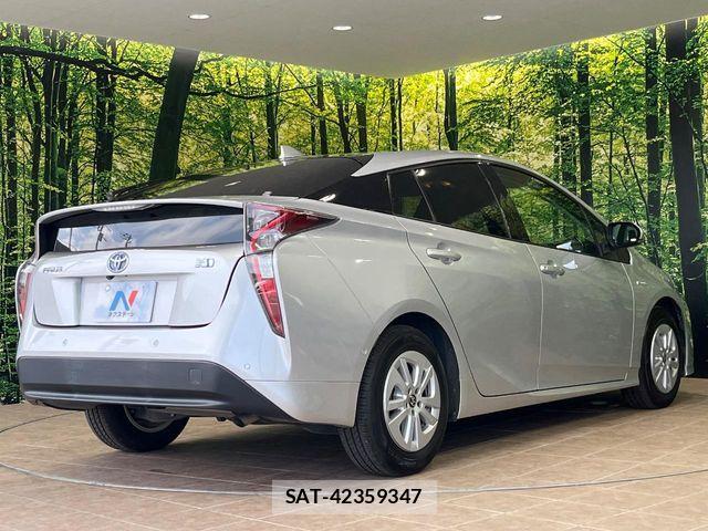Toyota PRIUS 2018-05 6677545-17