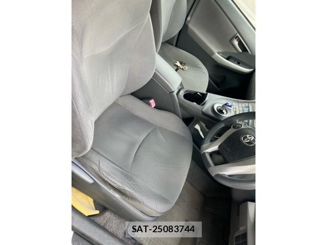 Toyota PRIUS 2010-02 6677583-10