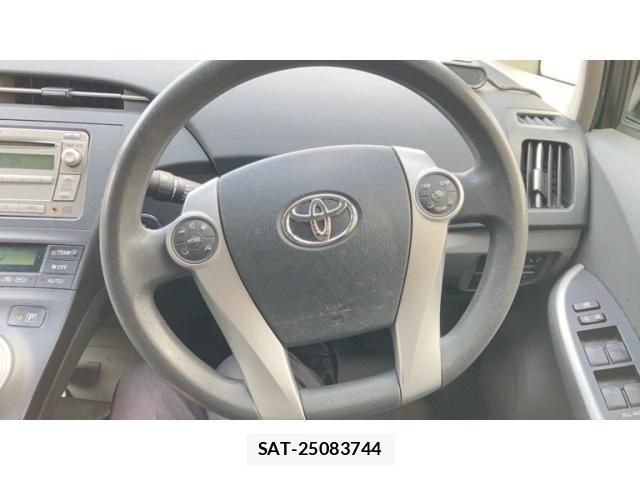 Toyota PRIUS 2010-02 6677583-13