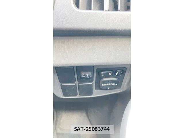 Toyota PRIUS 2010-02 6677583-14