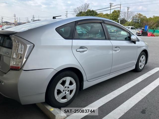 Toyota PRIUS 2010-02 6677583-2