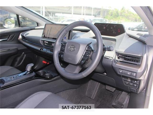 Toyota PRIUS 2023-05 6677518-13