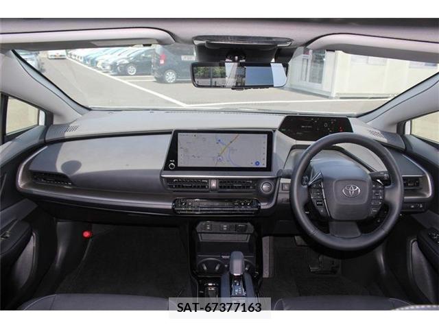 Toyota PRIUS 2023-05 6677518-17