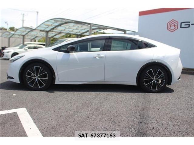 Toyota PRIUS 2023-05 6677518-8