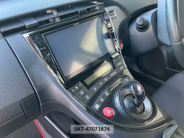 Toyota PRIUS 2013-11 6677572-15