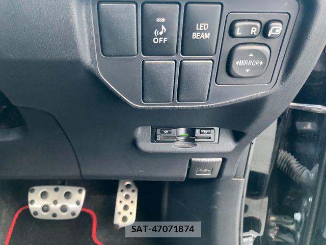 Toyota PRIUS 2013-11 6677572-28