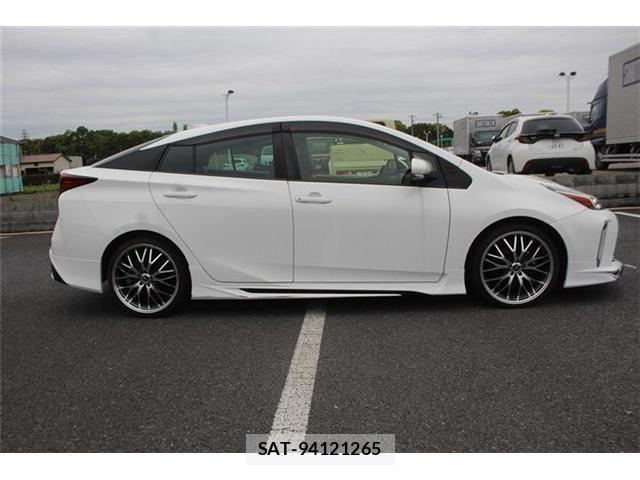 Toyota PRIUS 2020-07 6677535-13