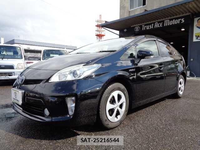 Toyota PRIUS 2015-05 6677567-0