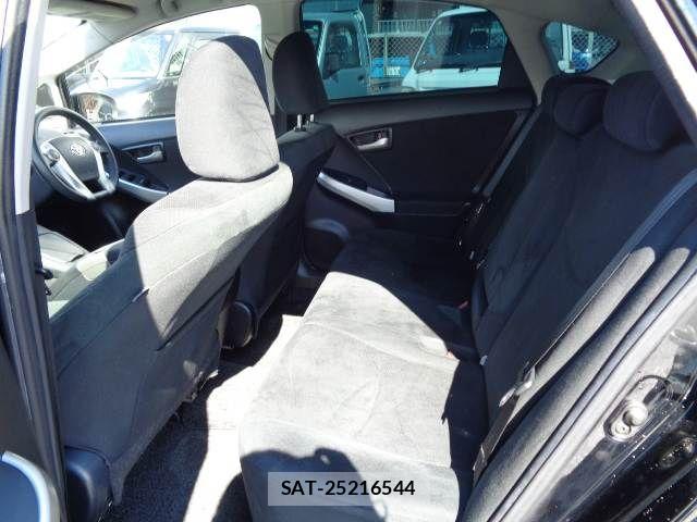 Toyota PRIUS 2015-05 6677567-5