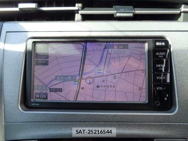 Toyota PRIUS 2015-05 6677567-7