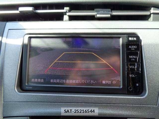 Toyota PRIUS 2015-05 6677567-8