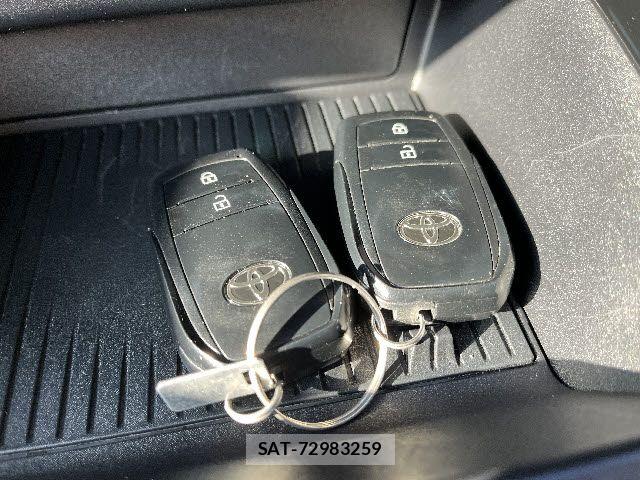 Toyota PRIUS 2023-06 6677522-25