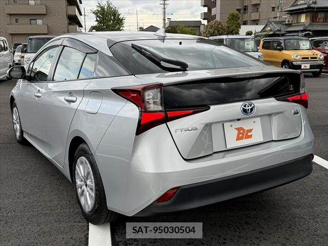 Toyota PRIUS 2021-04 6682822-12