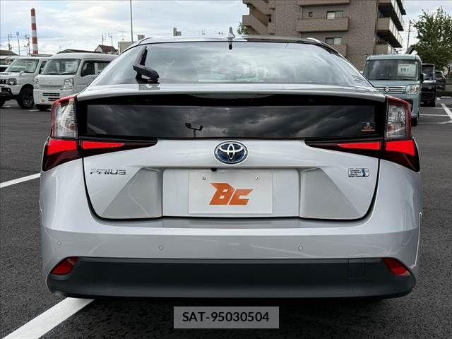 Toyota PRIUS 2021-04 6682822-13
