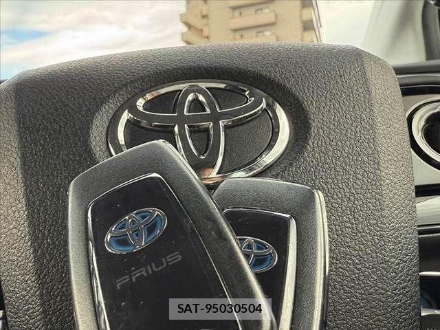 Toyota PRIUS 2021-04 6682822-24
