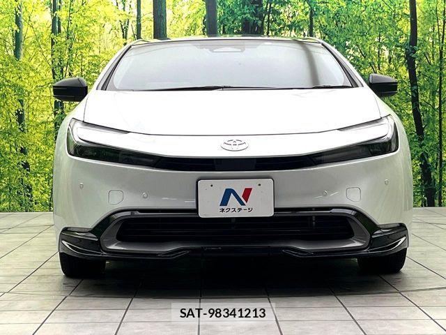 Toyota PRIUS 2023-05 6683958-13
