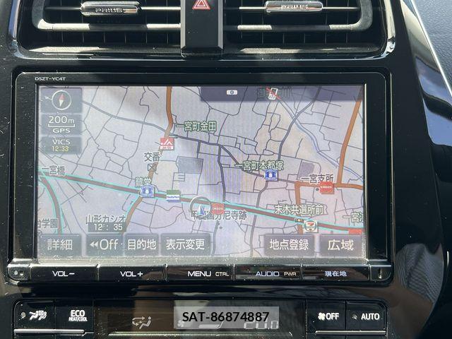 Toyota PRIUS 2017-07 6682821-11