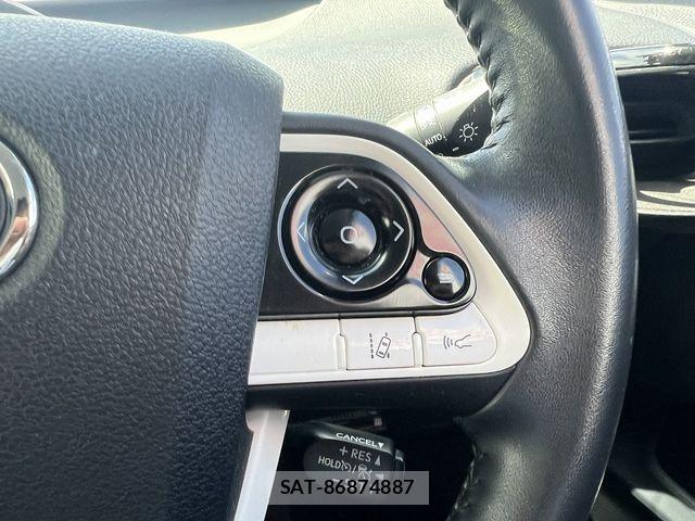 Toyota PRIUS 2017-07 6682821-15