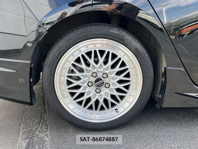 Toyota PRIUS 2017-07 6682821-26
