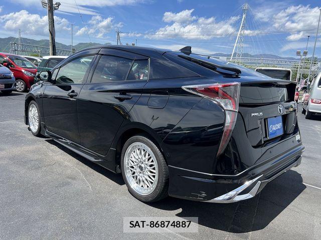 Toyota PRIUS 2017-07 6682821-6