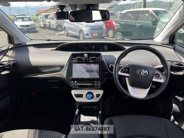 Toyota PRIUS 2017-07 6682821-7