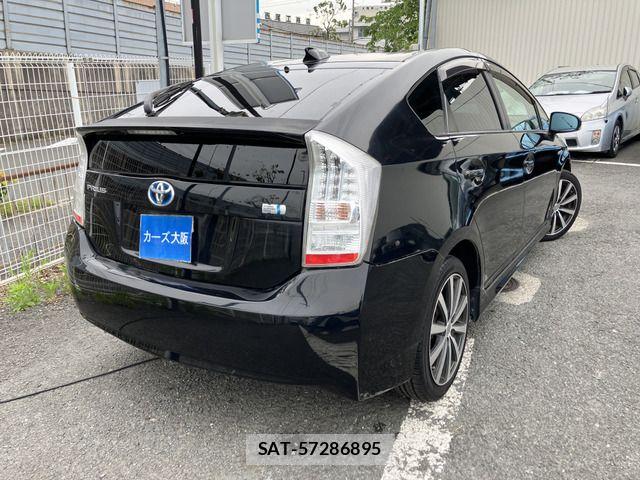 Toyota PRIUS 2010-12 6682825-3