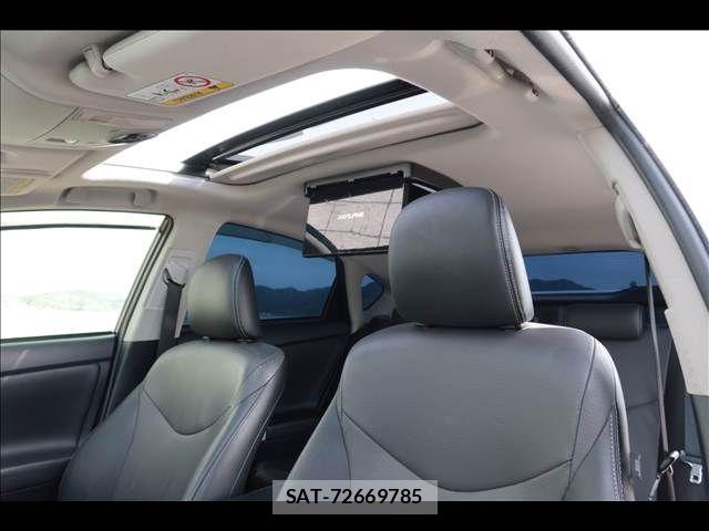 Toyota PRIUS 2015-02 6682824-16