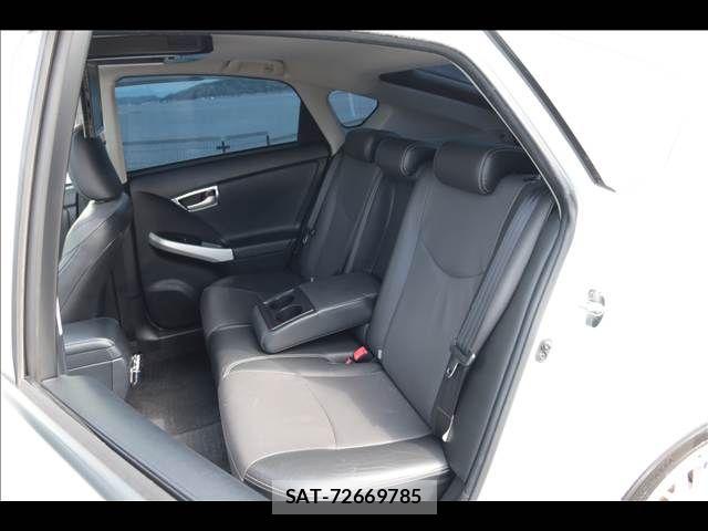 Toyota PRIUS 2015-02 6682824-18