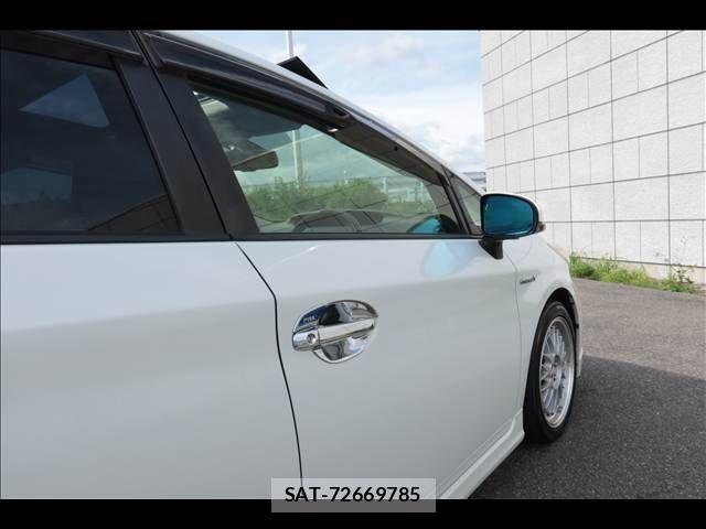 Toyota PRIUS 2015-02 6682824-25