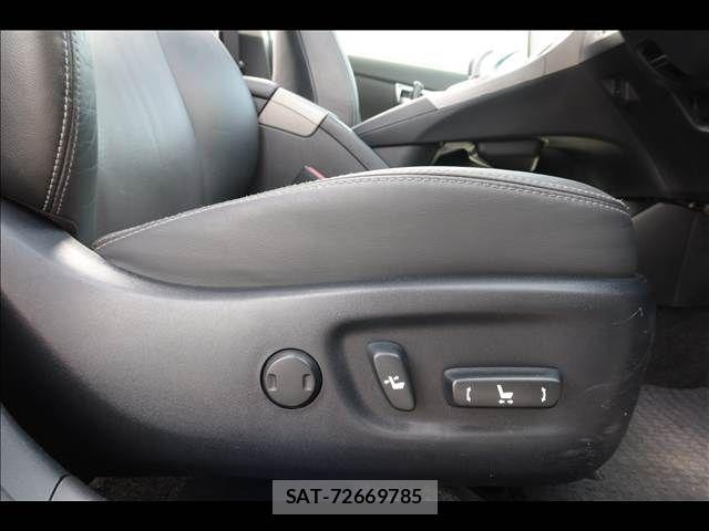 Toyota PRIUS 2015-02 6682824-26