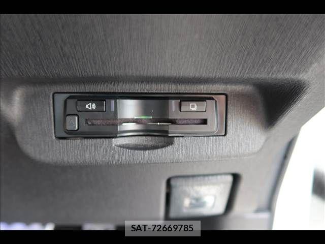 Toyota PRIUS 2015-02 6682824-28