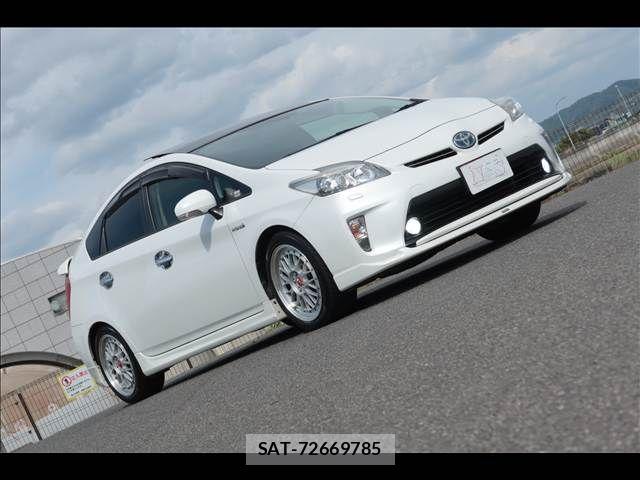 Toyota PRIUS 2015-02 6682824-5
