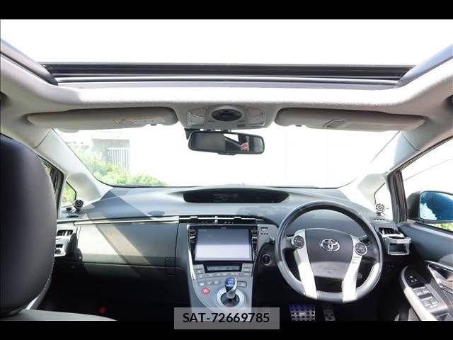 Toyota PRIUS 2015-02 6682824-8