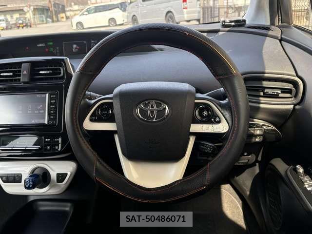 Toyota PRIUS 2018-04 6683962-11