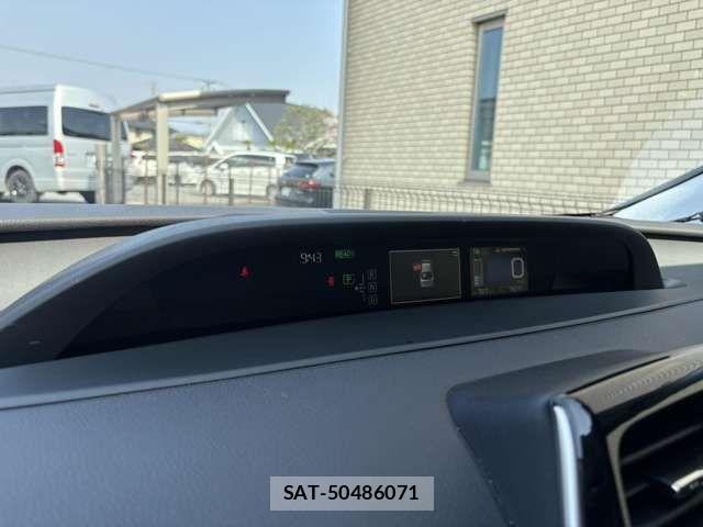 Toyota PRIUS 2018-04 6683962-15