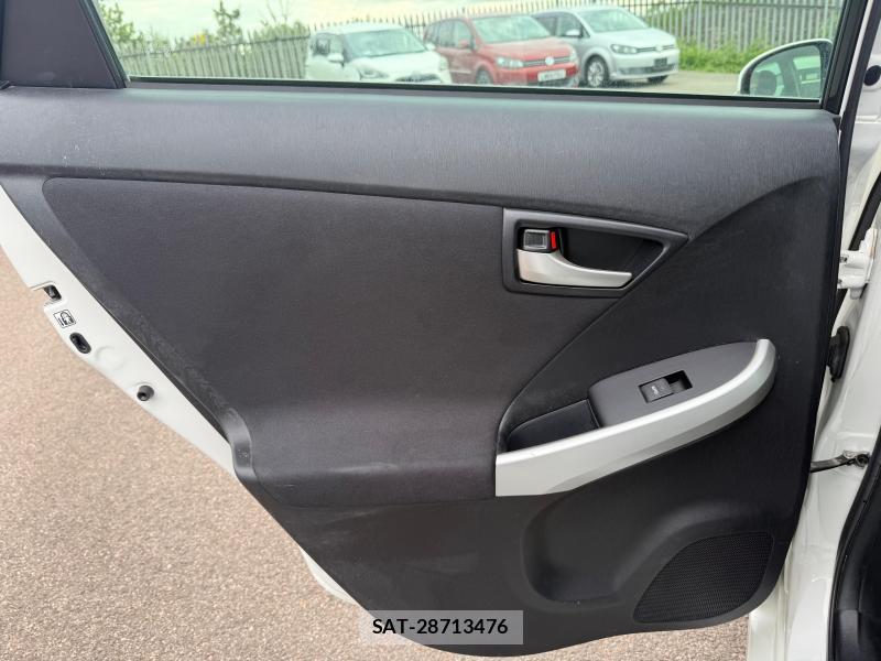 Toyota PRIUS 2012-10 1295219-10