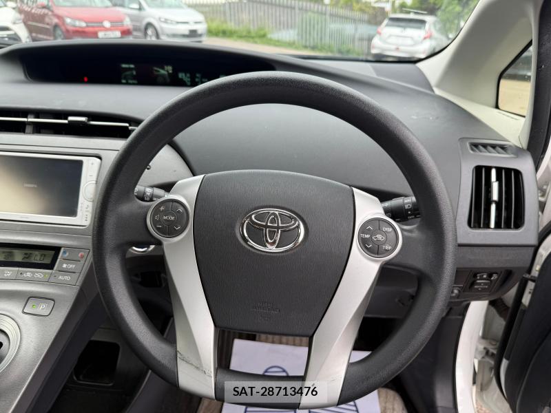 Toyota PRIUS 2012-10 1295219-14