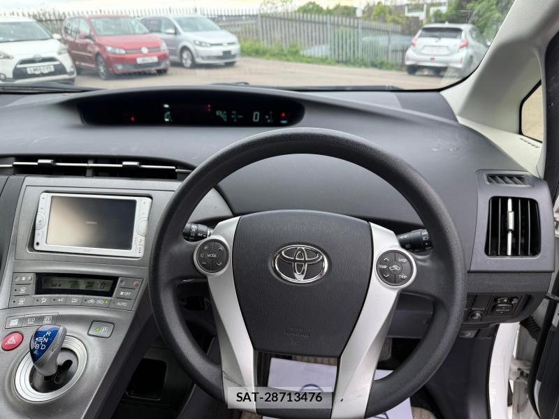 Toyota PRIUS 2012-10 1295219-15