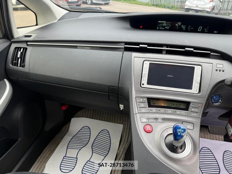 Toyota PRIUS 2012-10 1295219-18