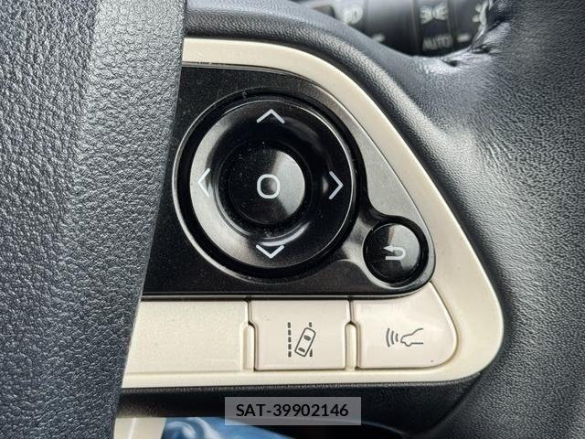 Toyota PRIUS 2018-06 6717083-15