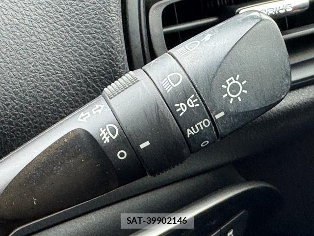 Toyota PRIUS 2018-06 6717083-17