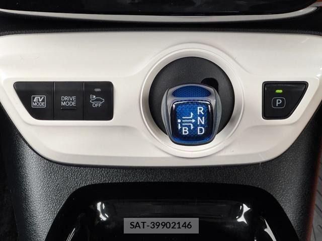 Toyota PRIUS 2018-06 6717083-20