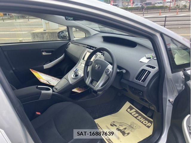 Toyota PRIUS 2015-04 6717085-9