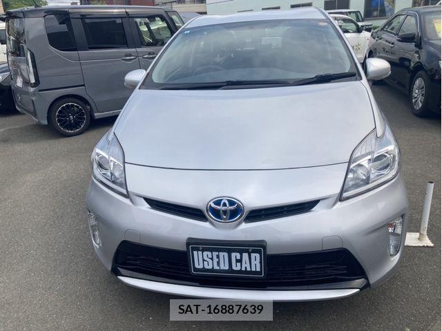 Toyota PRIUS 2015-04 6717085-2