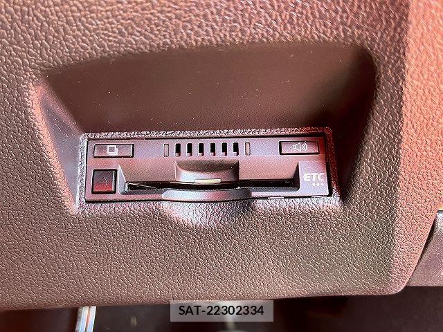 Toyota PRIUS 2019-05 6717070-15