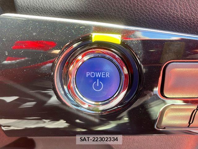 Toyota PRIUS 2019-05 6717070-23