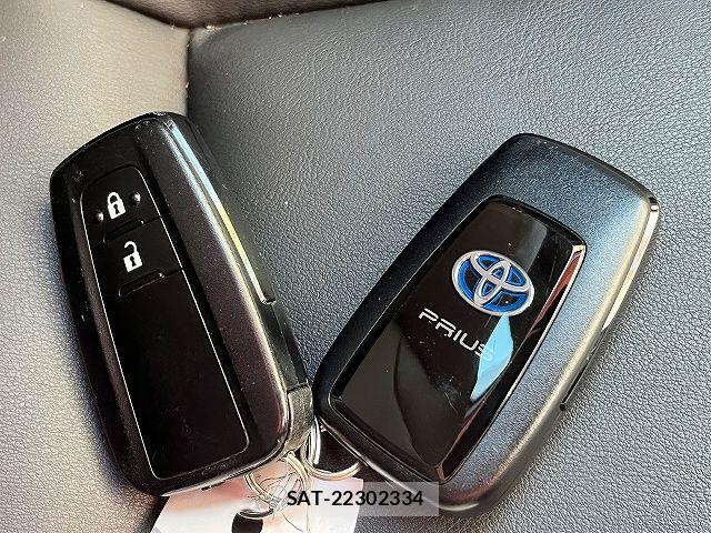 Toyota PRIUS 2019-05 6717070-25