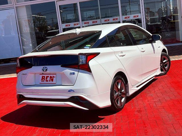Toyota PRIUS 2019-05 6717070-2