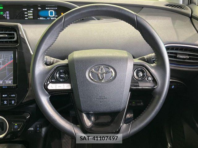 Toyota PRIUS 2016-10 6717079-11